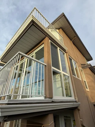 SunFlex Windows sunroom #chillwacktulipfestival #langley 
#surrey #whiterock  free estimate: 7787122300